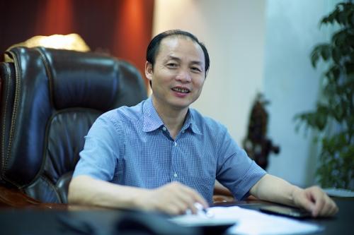 欧迈定制的工作服真的很不错，穿着它人特精神！